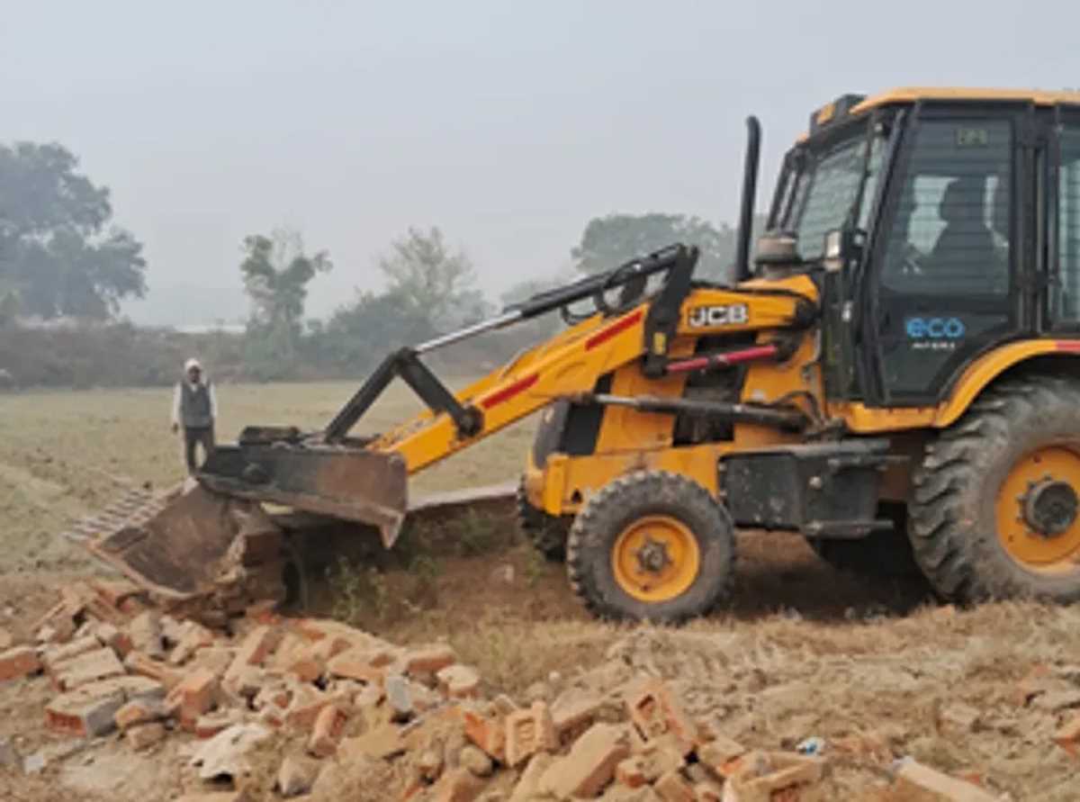 ग्रेनो प्राधिकरण ने डूब क्षेत्र में अतिक्रमण पर चलाया बुलडोजर, 50 हजार वर्ग मीटर जमीन मुक्त ग्रेनो प्राधिकरण ने डूब क्षेत्र में अतिक्रमण पर चलाया बुलडोजर, 50 हजार वर्ग मीटर जमीन मुक्त